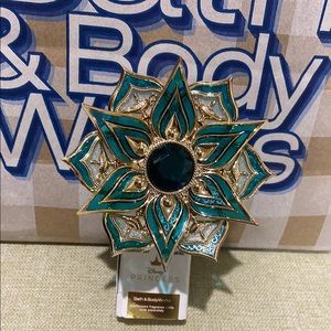 Disney Princess Teal and Gold Flower Decor